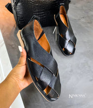 Load image into Gallery viewer, iLVi089-Sandals: Black
