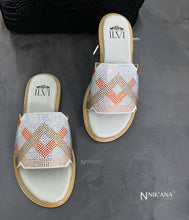 Load image into Gallery viewer, iLVi078-Sandals: Beige