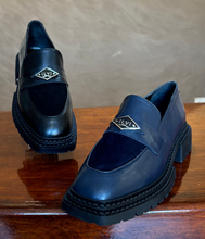 Load image into Gallery viewer, iLVi015-Slip on: Black