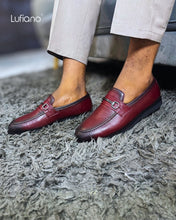 Load image into Gallery viewer, 227 - Lufiano Slip On: Burgundy