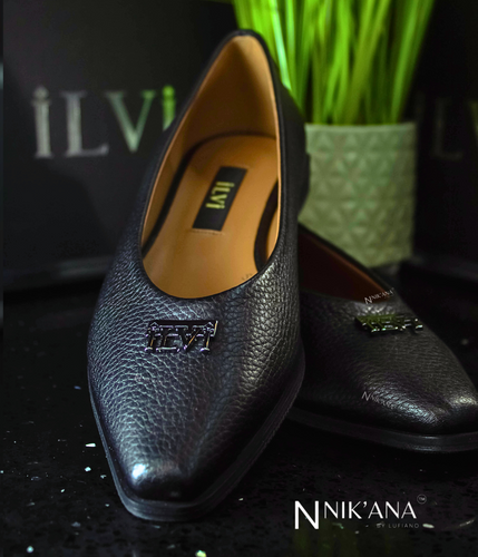 iLVi034-: Black