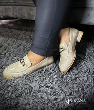 Load image into Gallery viewer, iLVi105-Slip on: Beige