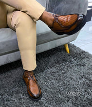 Load image into Gallery viewer, 235- Lufiano Lace up: Brown