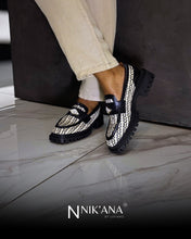 Load image into Gallery viewer, iLVi037-Slip on: Black-Beige