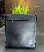 Load image into Gallery viewer, SKARLET018- Men&#39;s black Leather Crossbody bag