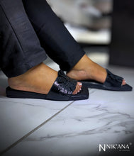 Load image into Gallery viewer, iLVi112-Sandals: Black