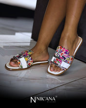 Load image into Gallery viewer, iLVi084-Sandals: Beige-colored