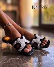 Load image into Gallery viewer, iLVi100-Sandals: Black
