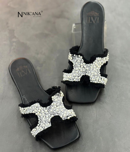 iLVi100-Sandals: Black