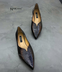 iLVi103-Slip on: Black