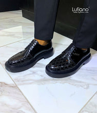 Load image into Gallery viewer, 208B Lufiano Lace Up: Black