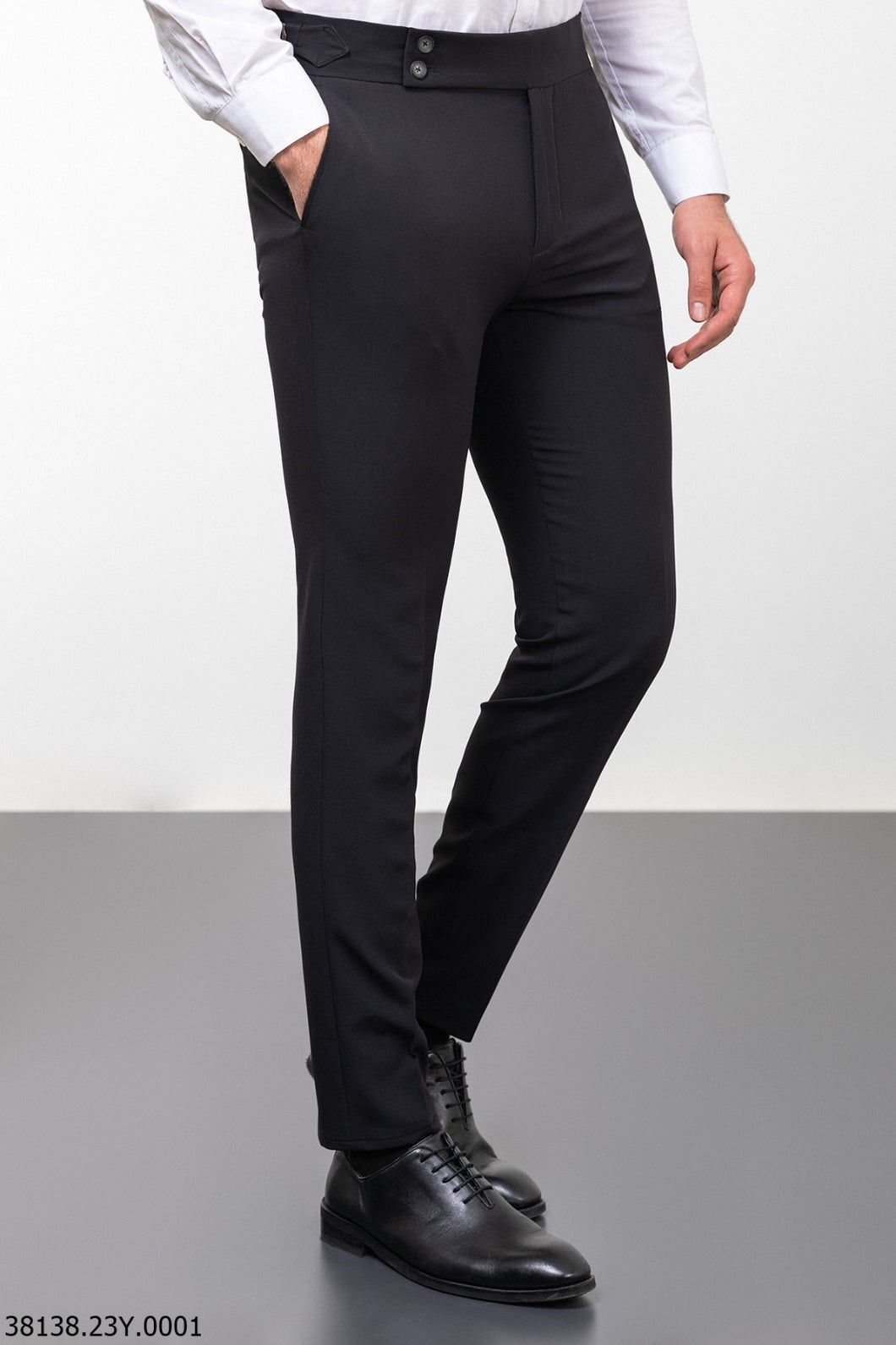38138 Pants: Black